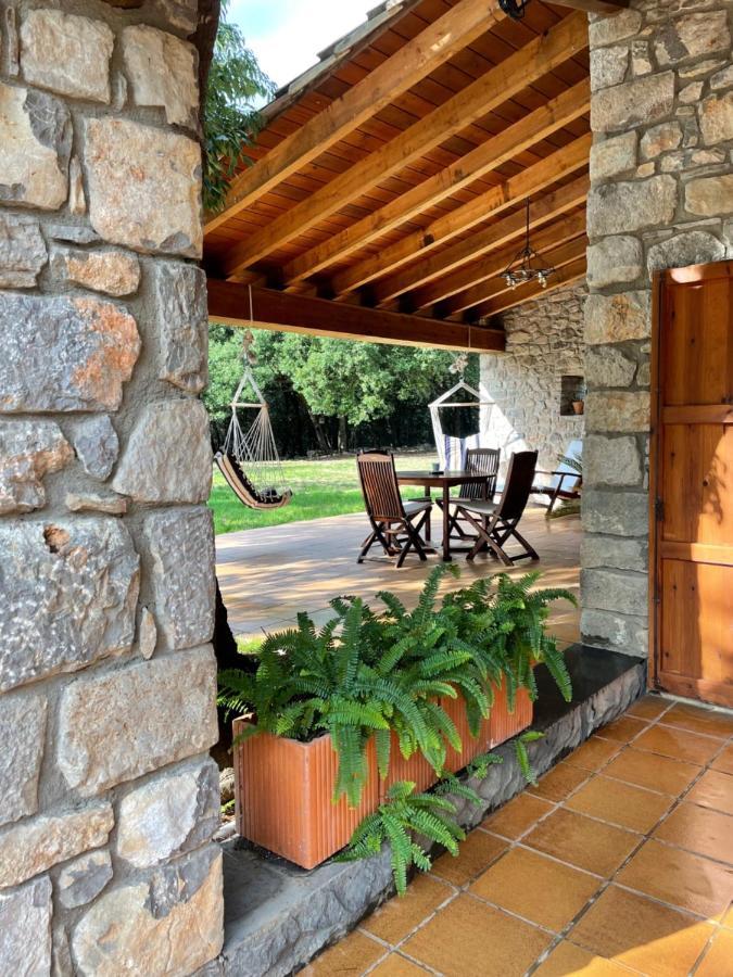 El Vilarot. La casa de piedra en la naturaleza. Gerona Exterior foto